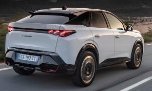 Photo import PEUGEOT 3008 GT HYBRID 145 eDCS6