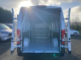 Photo import PEUGEOT BOXER 335 L3H2 2.2 BlueHDI 140 EAT8