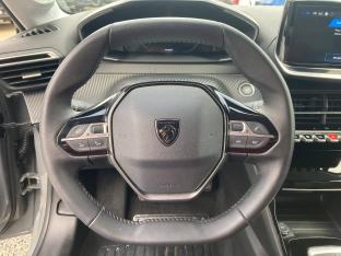 Photo import PEUGEOT 208 Hybrid 110 eDCS6 Allure