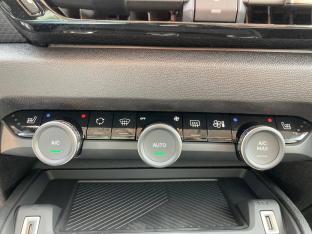 Photo import CITROEN C4 Hybrid 145 Edsc6 Max