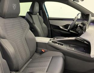 Photo import PEUGEOT 5008 hybrid 145 e-DSC6 GT+ Pack 360° + toit ouvrant
