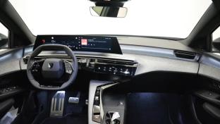 Photo import PEUGEOT 3008 HYBRID 145 e-DSC6 GT + Pack 360°