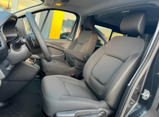 Photo import RENAULT TRAFIC CABINE APPROFONDIE L1H1 2.0 dCi 170 BVA Extra 5 places