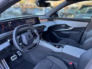 Photo import PEUGEOT 3008 Hybrid 145 e-DSC6 GT Exclusive + toit ouvrant + Hifi