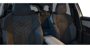 Photo import PEUGEOT 5008 hybrid 145 e-DSC6 GT Exclusive