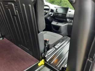 Photo import CITROEN BERLINGO VAN 1.5 BlueHDI 130 EAT8 TAILLE XL 3 places